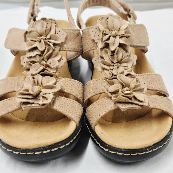 Clarks Beige Floral Strap Sandals - Picture 4 of 13